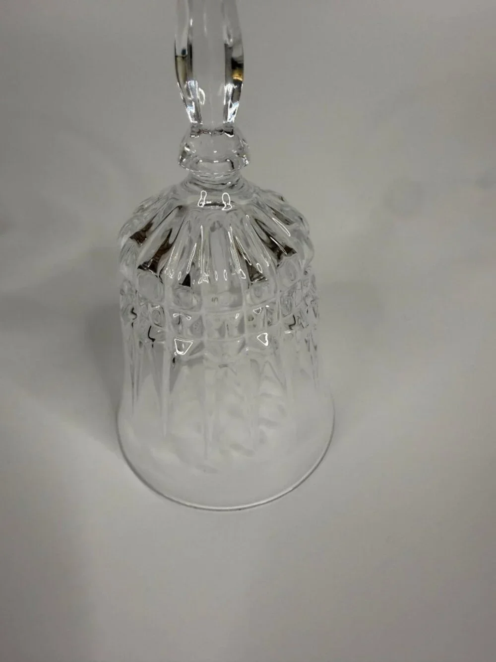 Vintage Villeneuve Cristal d'Arques Durand Wine Glass, approx. 6.75